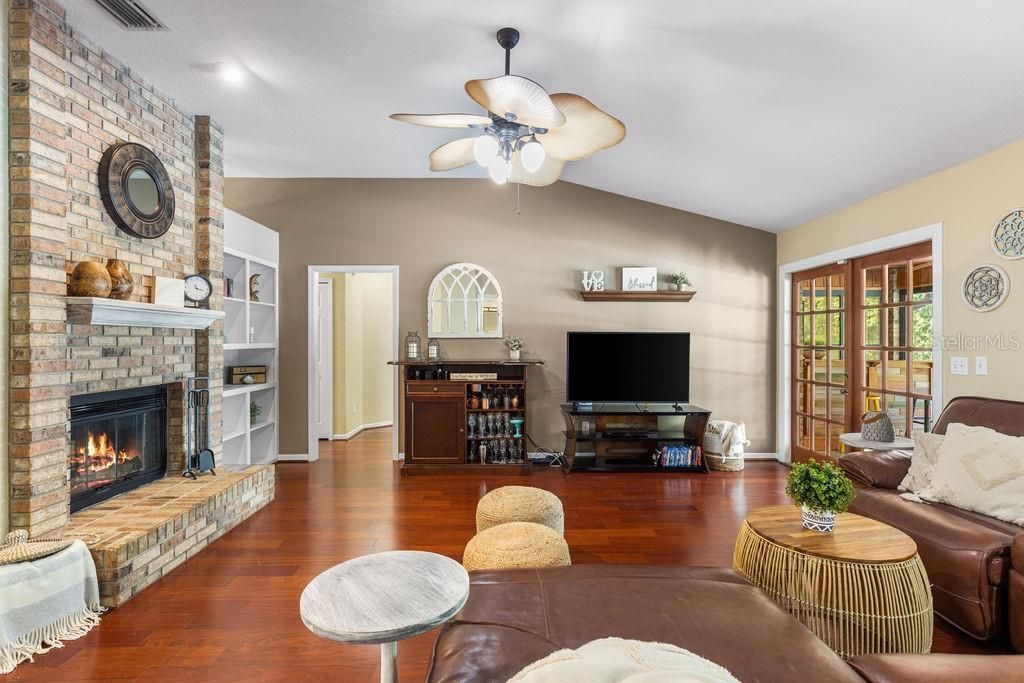 Active With Contract: $4,000 (4 beds, 2 baths, 2627 Square Feet)