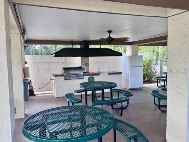 На продажу: $120,000 (1 спален, 1 ванн, 835 Квадратных фут)