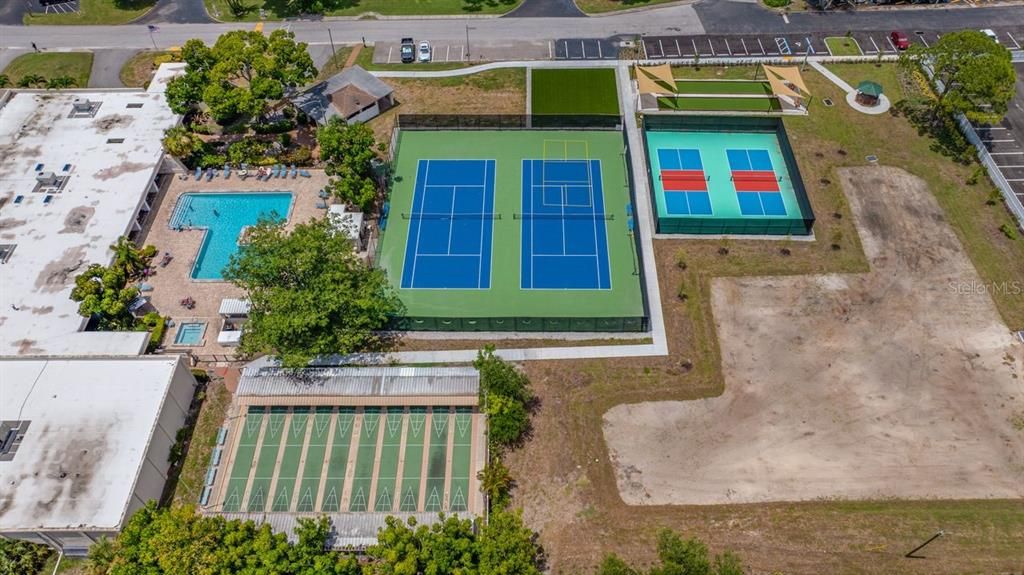 На продажу: $120,000 (1 спален, 1 ванн, 835 Квадратных фут)