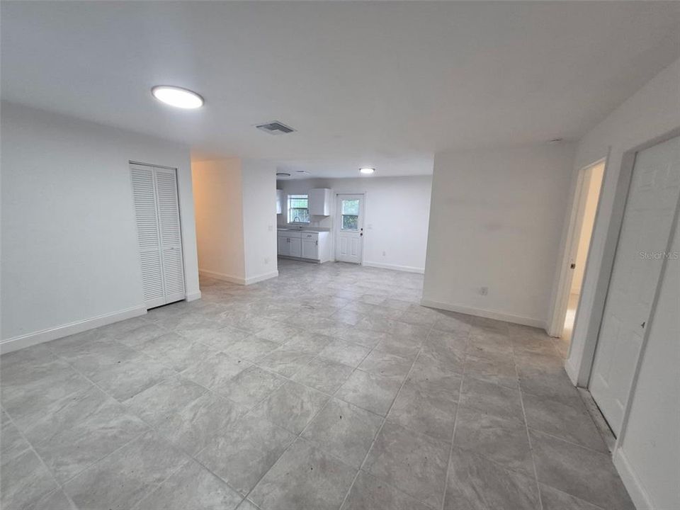 En Venta: $249,900 (4 camas, 2 baños, 1313 Pies cuadrados)
