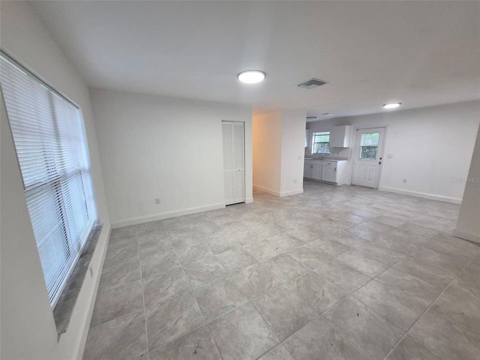 En Venta: $249,900 (4 camas, 2 baños, 1313 Pies cuadrados)