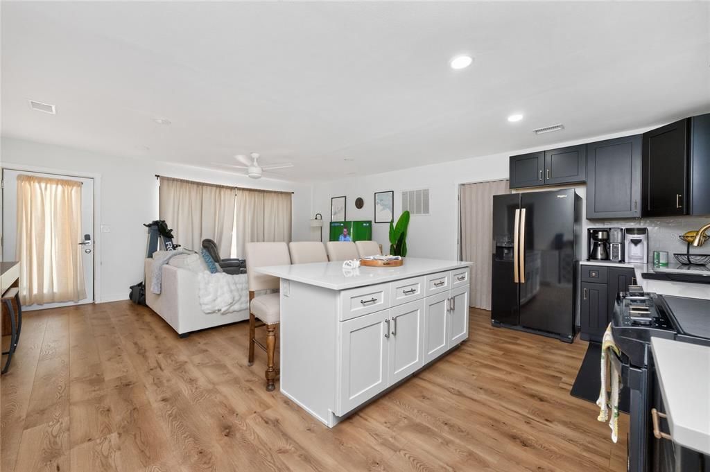 For Sale: $339,000 (3 beds, 2 baths, 1270 Square Feet)