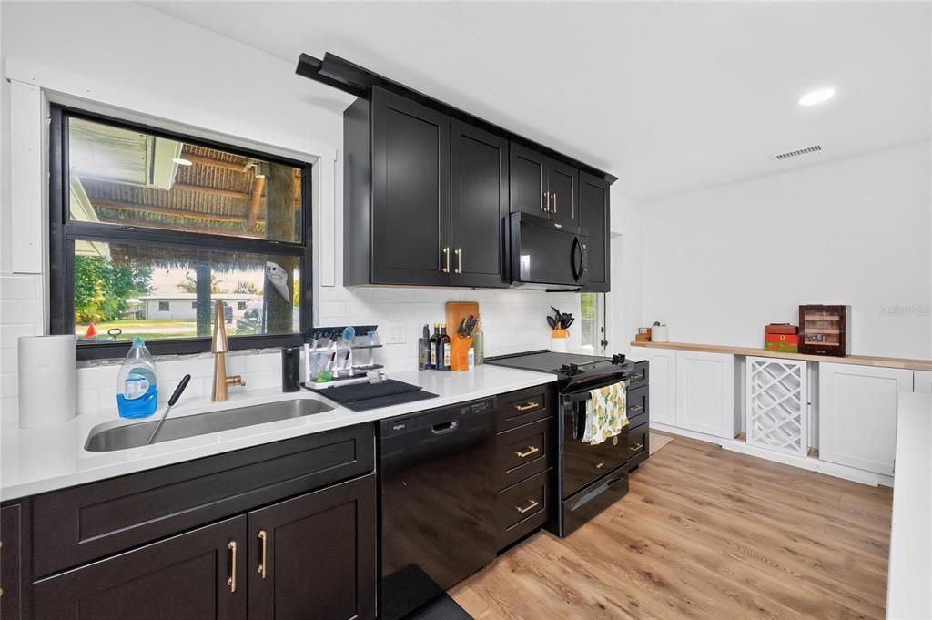 For Sale: $339,000 (3 beds, 2 baths, 1270 Square Feet)