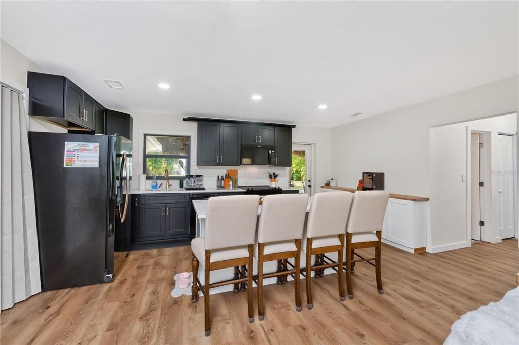 For Sale: $339,000 (3 beds, 2 baths, 1270 Square Feet)
