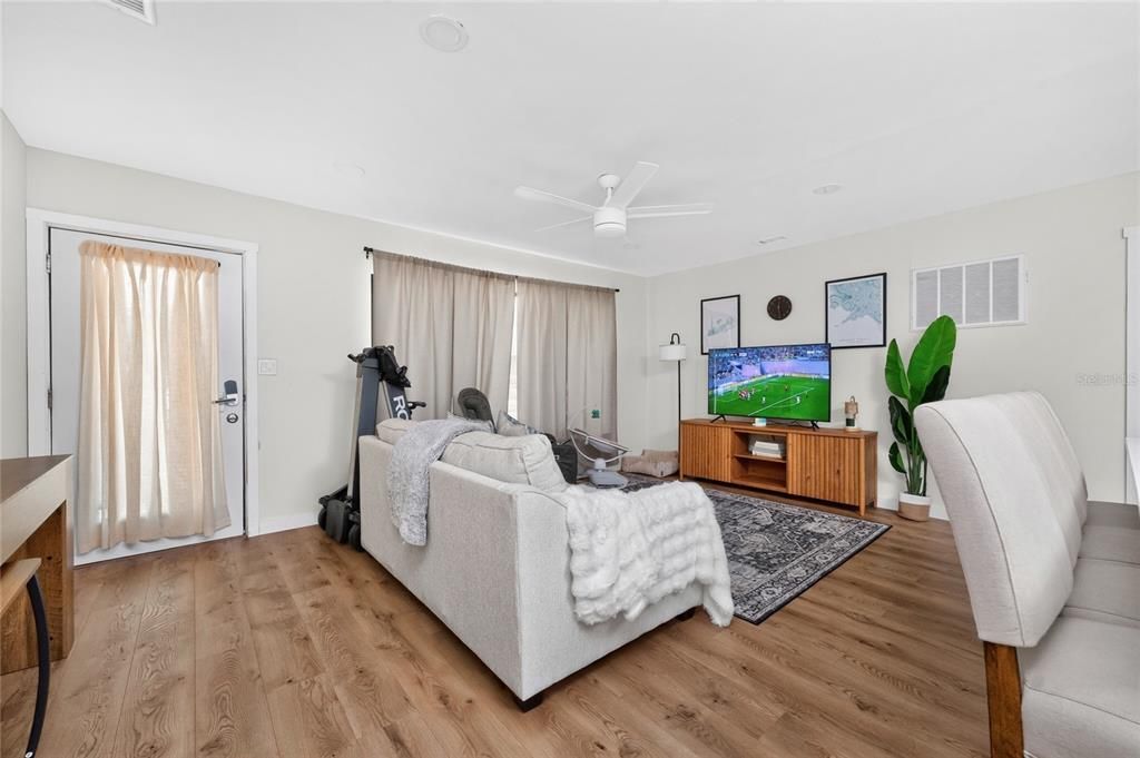 For Sale: $339,000 (3 beds, 2 baths, 1270 Square Feet)