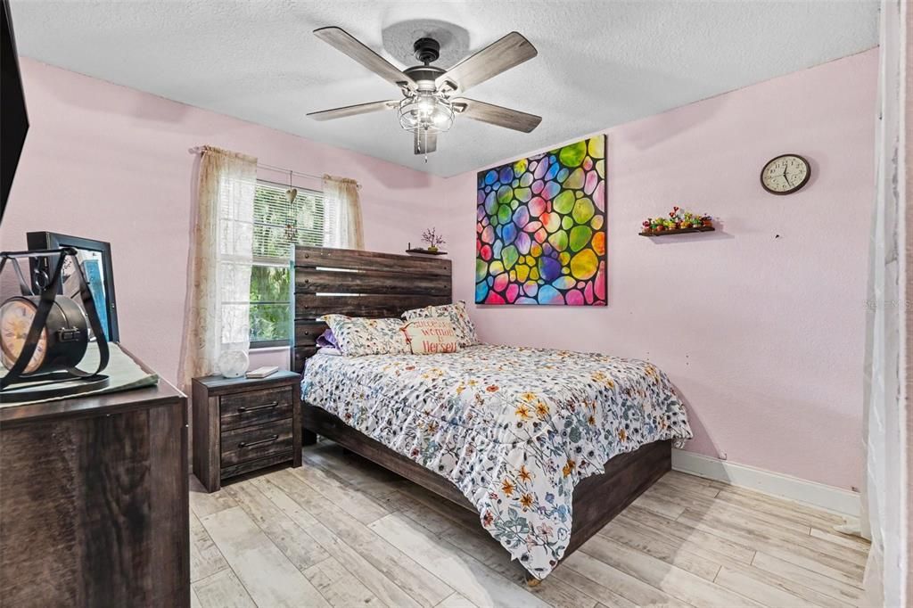 For Sale: $425,000 (3 beds, 2 baths, 1919 Square Feet)