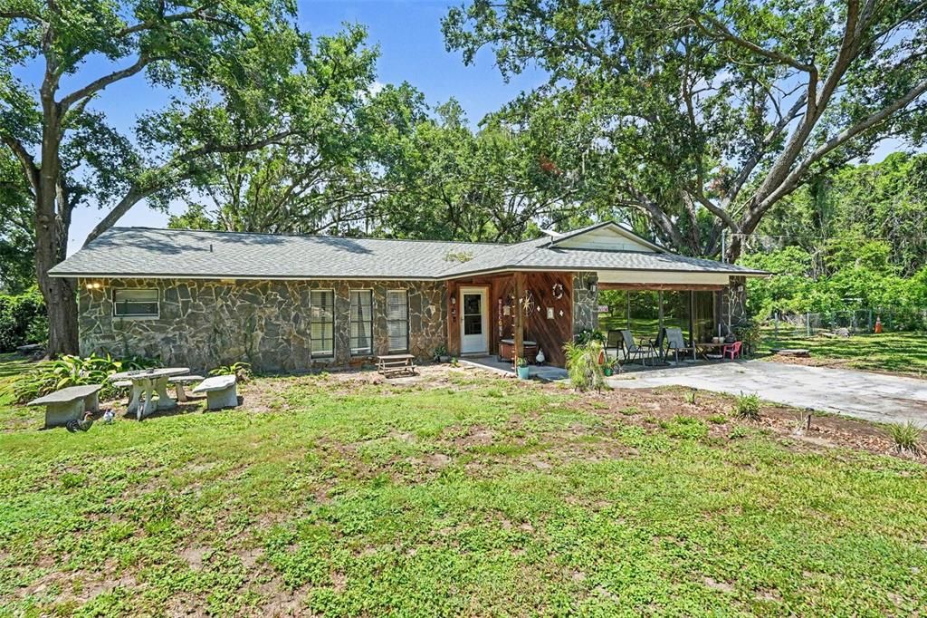 For Sale: $425,000 (3 beds, 2 baths, 1919 Square Feet)