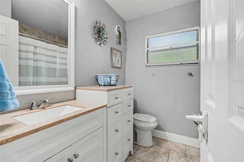 For Sale: $425,000 (3 beds, 2 baths, 1919 Square Feet)