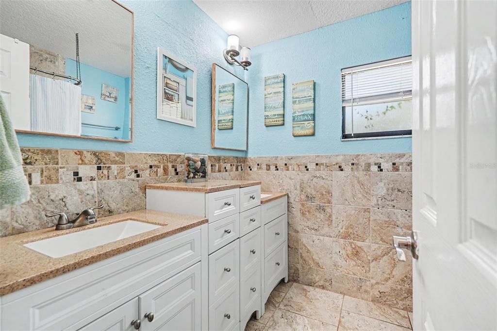 For Sale: $425,000 (3 beds, 2 baths, 1919 Square Feet)