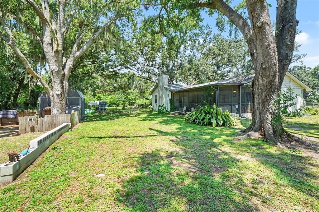 For Sale: $425,000 (3 beds, 2 baths, 1919 Square Feet)
