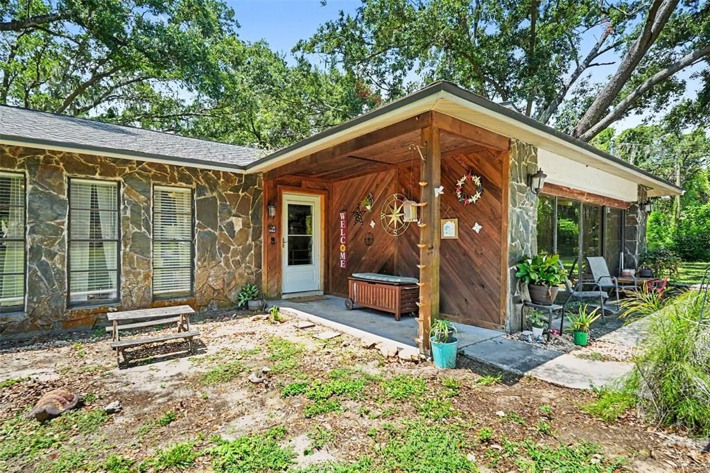 For Sale: $425,000 (3 beds, 2 baths, 1919 Square Feet)