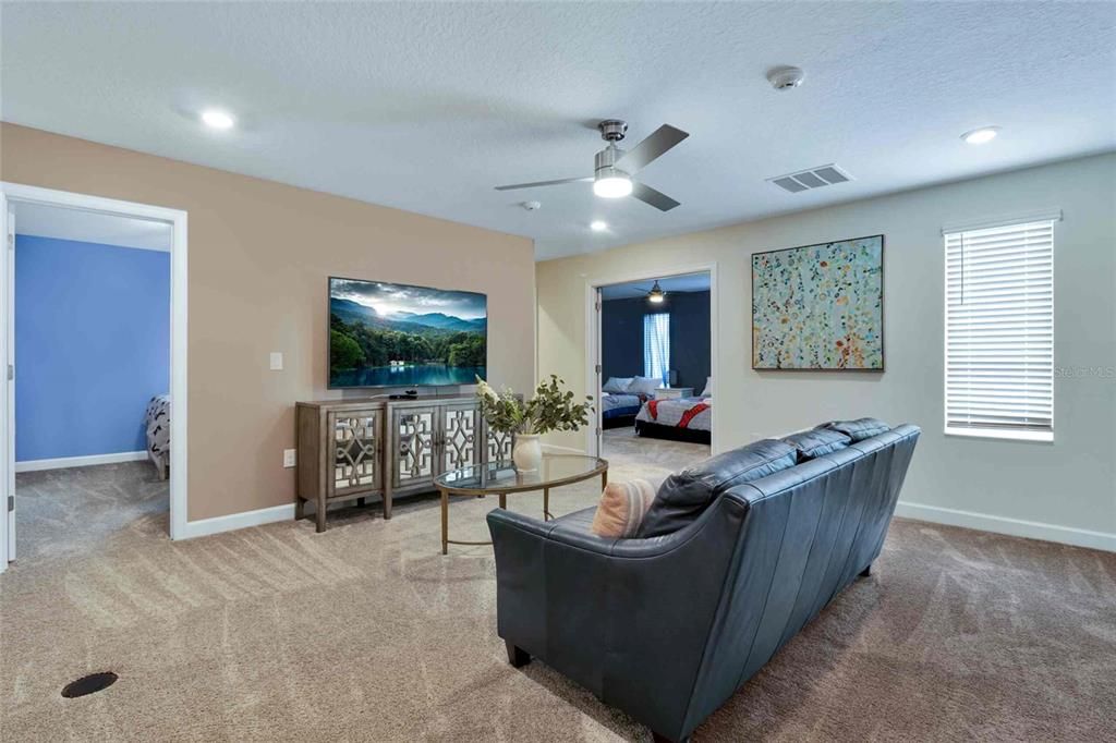 En Venta: $745,000 (8 camas, 5 baños, 4289 Pies cuadrados)