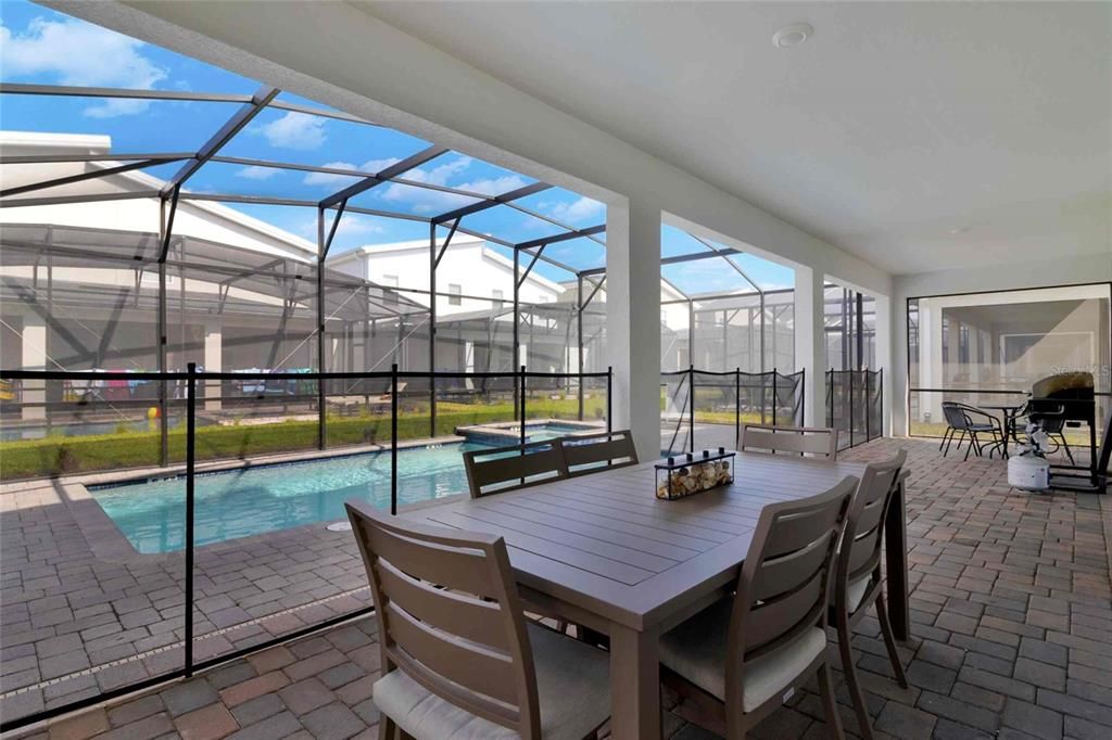 En Venta: $745,000 (8 camas, 5 baños, 4289 Pies cuadrados)