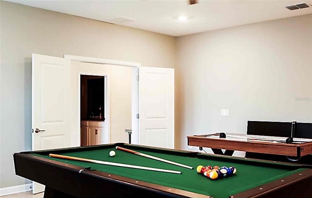 En Venta: $745,000 (8 camas, 5 baños, 4289 Pies cuadrados)