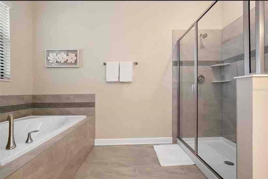 En Venta: $745,000 (8 camas, 5 baños, 4289 Pies cuadrados)