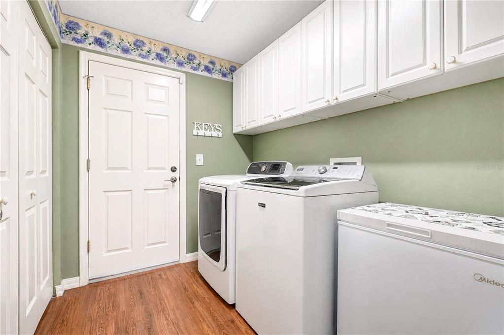 En Venta: $345,000 (3 camas, 2 baños, 1981 Pies cuadrados)