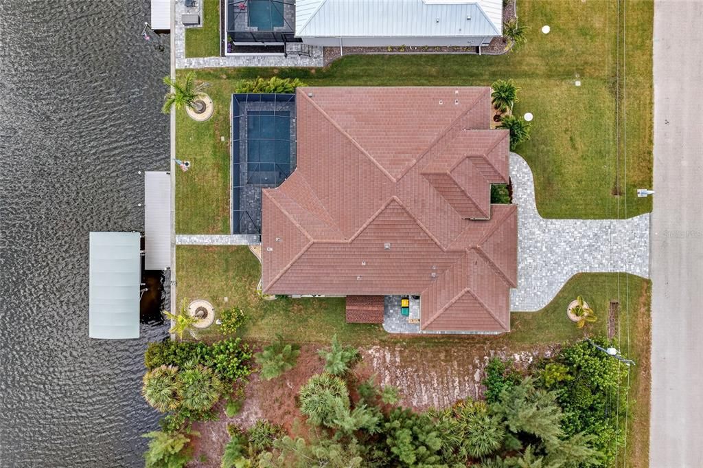 En Venta: $925,000 (3 camas, 3 baños, 2261 Pies cuadrados)