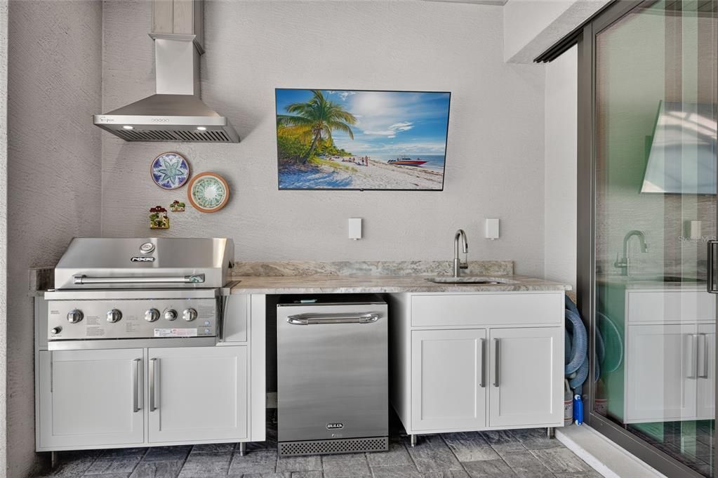 En Venta: $925,000 (3 camas, 3 baños, 2261 Pies cuadrados)