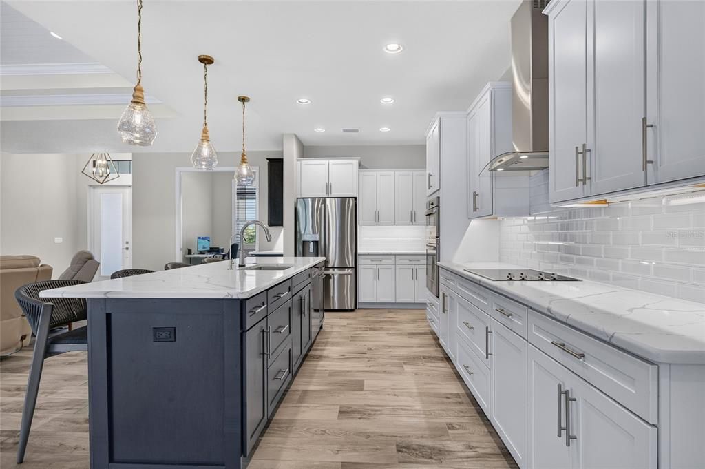 En Venta: $925,000 (3 camas, 3 baños, 2261 Pies cuadrados)