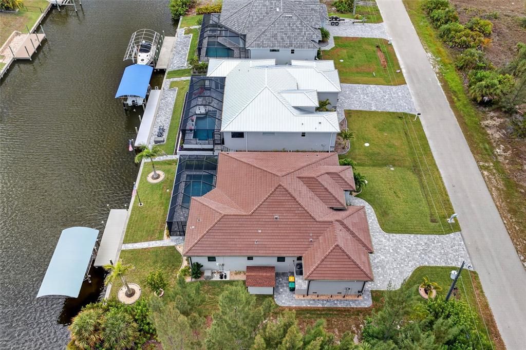 En Venta: $925,000 (3 camas, 3 baños, 2261 Pies cuadrados)
