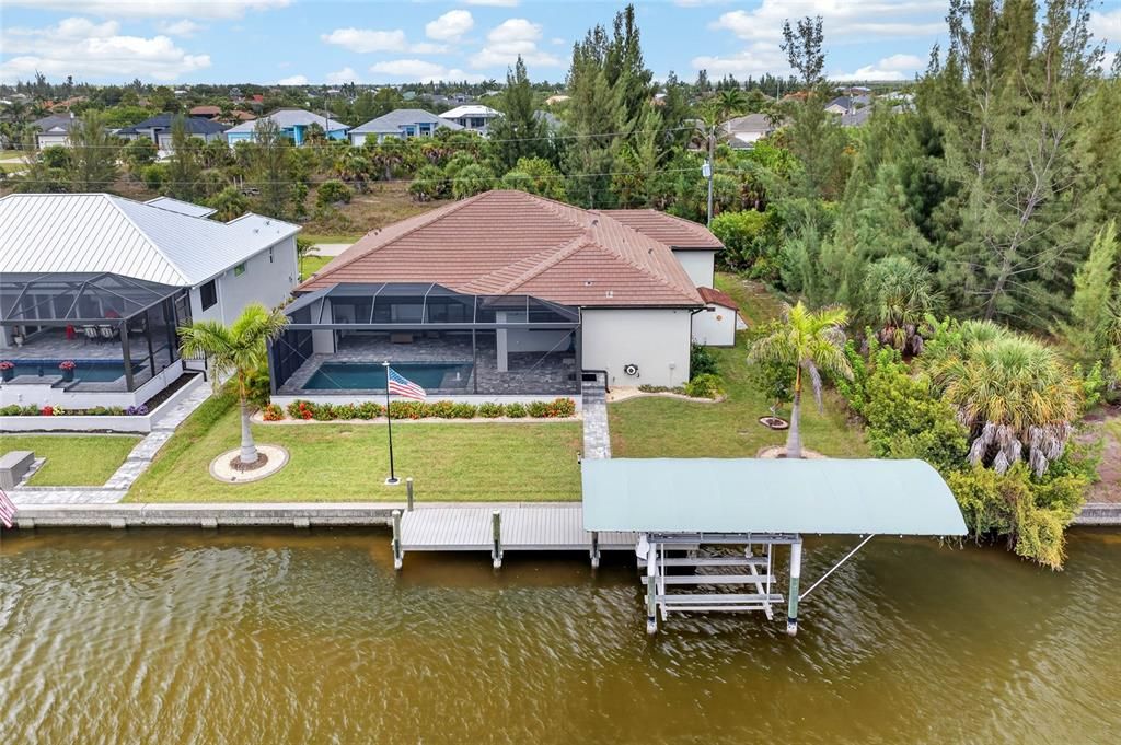 En Venta: $925,000 (3 camas, 3 baños, 2261 Pies cuadrados)