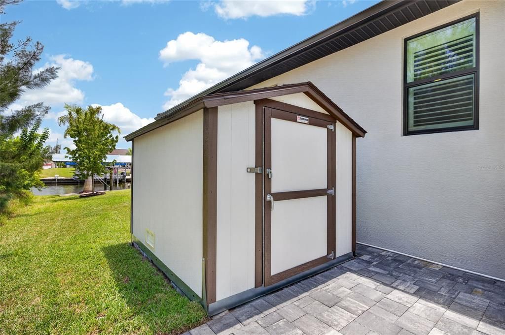 En Venta: $925,000 (3 camas, 3 baños, 2261 Pies cuadrados)