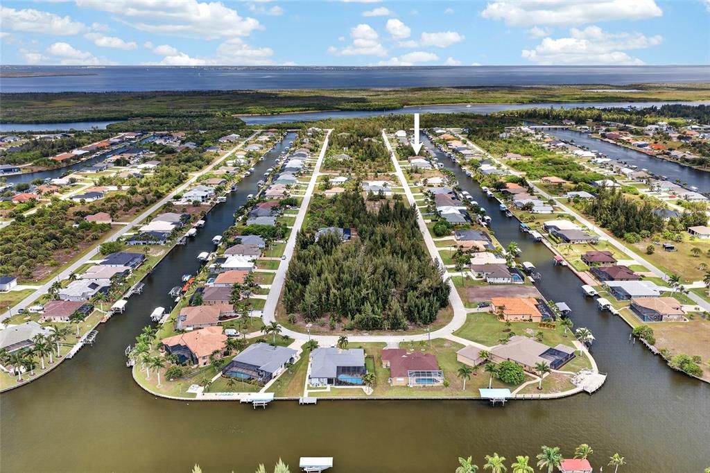 En Venta: $925,000 (3 camas, 3 baños, 2261 Pies cuadrados)