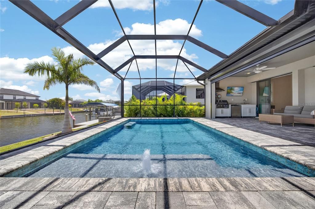En Venta: $925,000 (3 camas, 3 baños, 2261 Pies cuadrados)