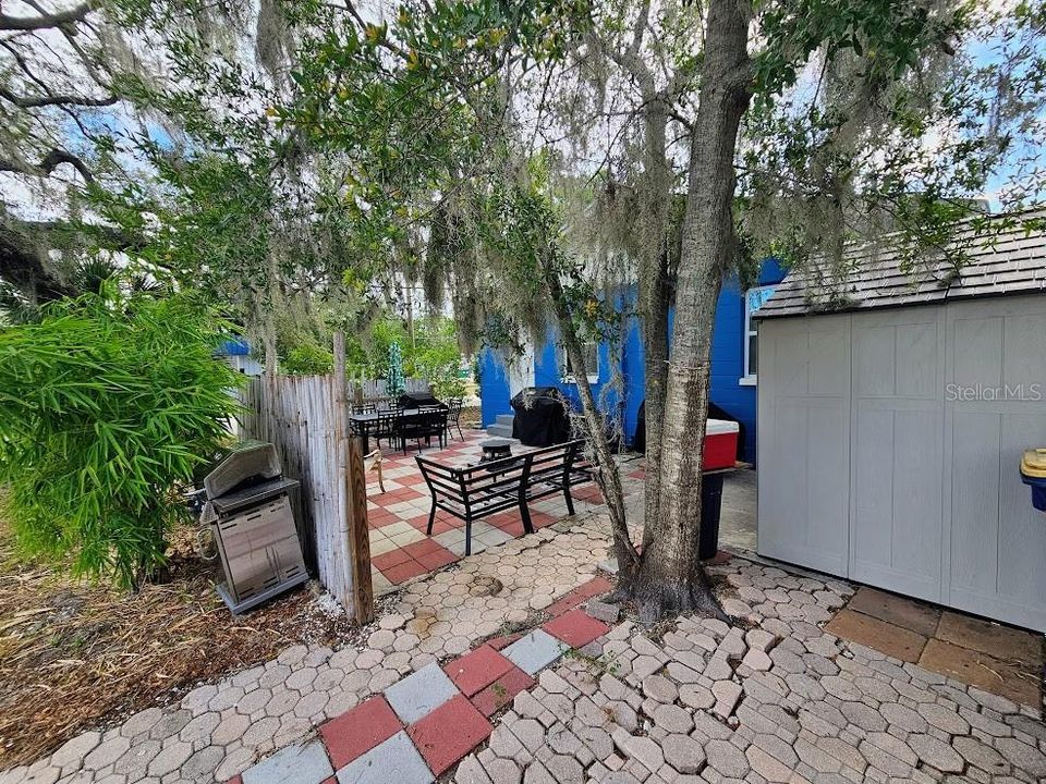 На продажу: $225,000 (2 спален, 1 ванн, 754 Квадратных фут)