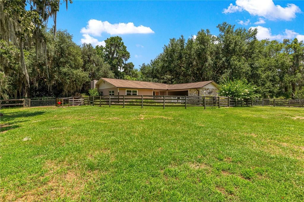 For Sale: $340,000 (3 beds, 2 baths, 1579 Square Feet)