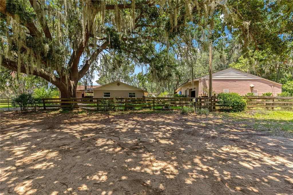 For Sale: $340,000 (3 beds, 2 baths, 1579 Square Feet)