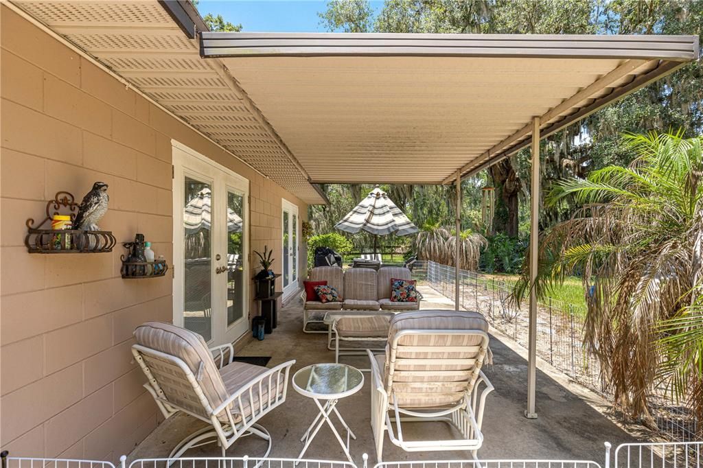 For Sale: $340,000 (3 beds, 2 baths, 1579 Square Feet)