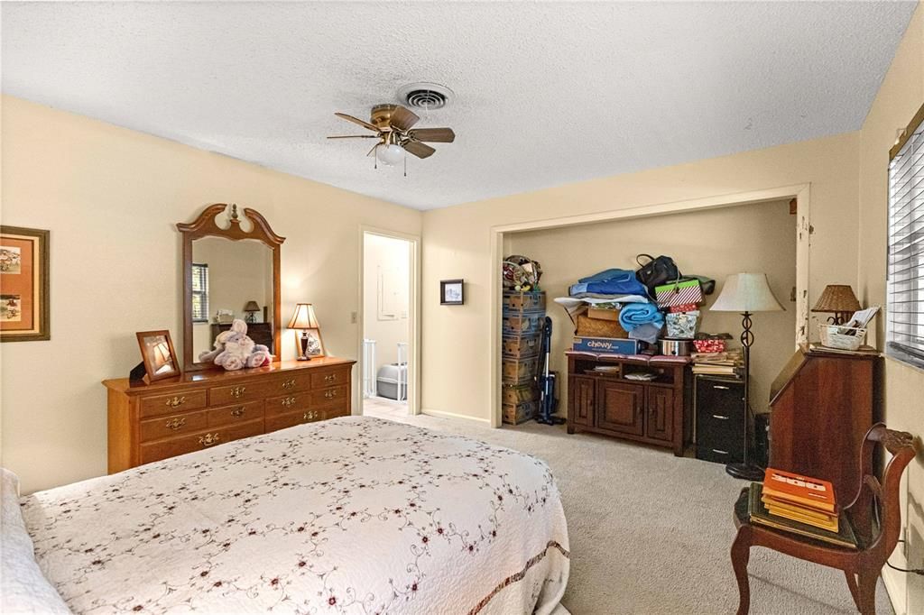 For Sale: $340,000 (3 beds, 2 baths, 1579 Square Feet)