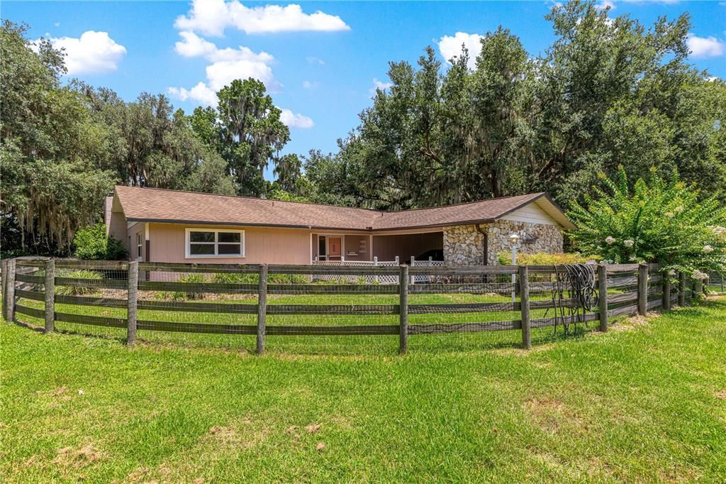 For Sale: $340,000 (3 beds, 2 baths, 1579 Square Feet)