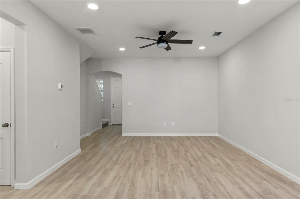 For Sale: $425,000 (3 beds, 2 baths, 1666 Square Feet)