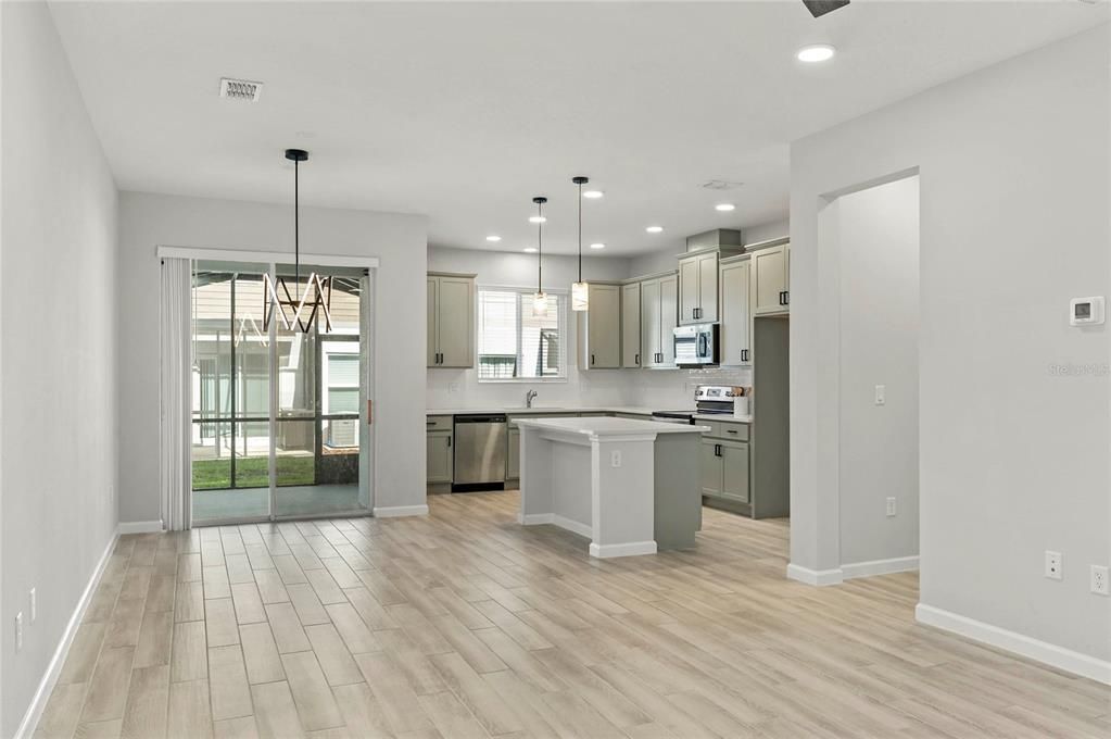 For Sale: $425,000 (3 beds, 2 baths, 1666 Square Feet)