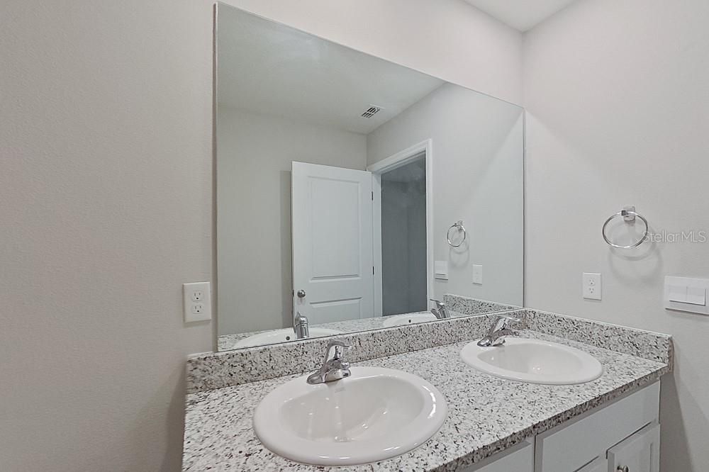 En Renta: $2,495 (5 camas, 3 baños, 2370 Pies cuadrados)