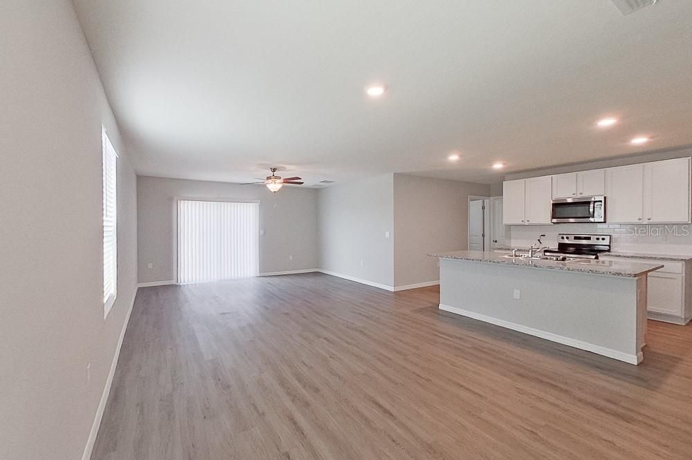 En Renta: $2,495 (5 camas, 3 baños, 2370 Pies cuadrados)