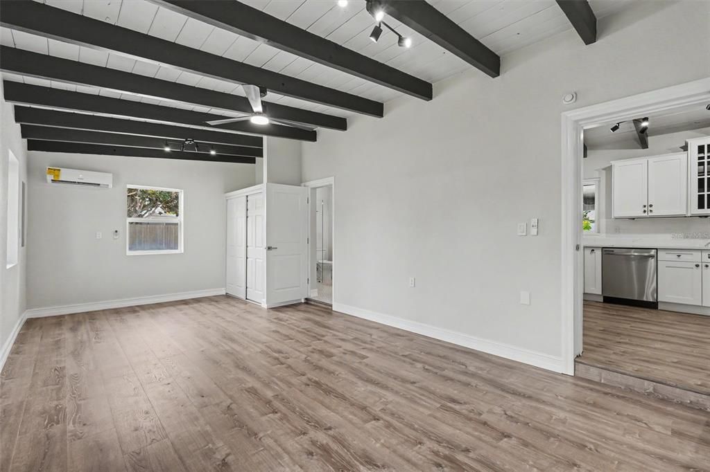 For Sale: $640,000 (3 beds, 2 baths, 1876 Square Feet)