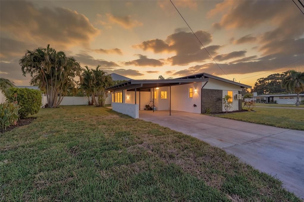 For Sale: $640,000 (3 beds, 2 baths, 1876 Square Feet)