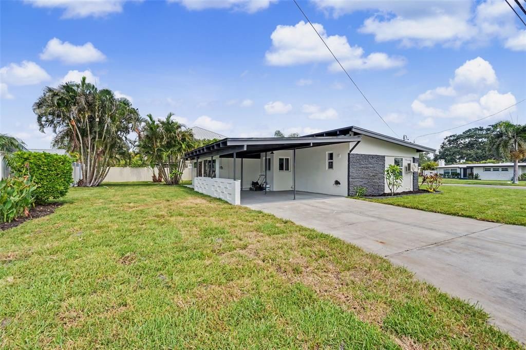 For Sale: $640,000 (3 beds, 2 baths, 1876 Square Feet)