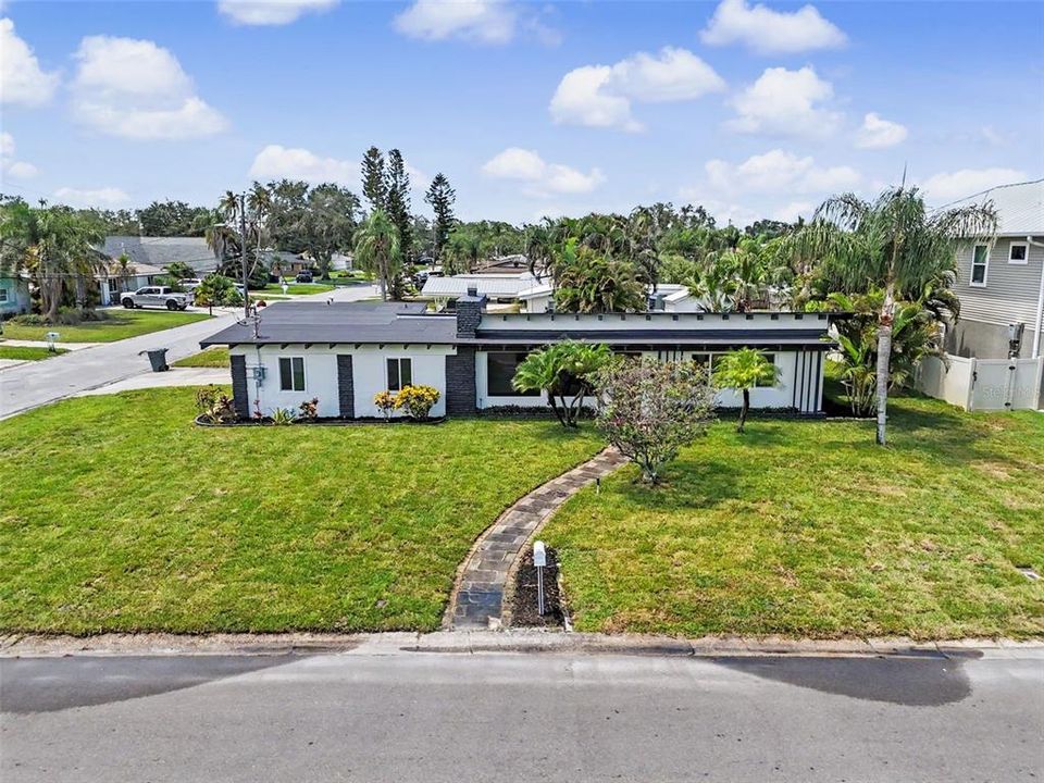 For Sale: $640,000 (3 beds, 2 baths, 1876 Square Feet)