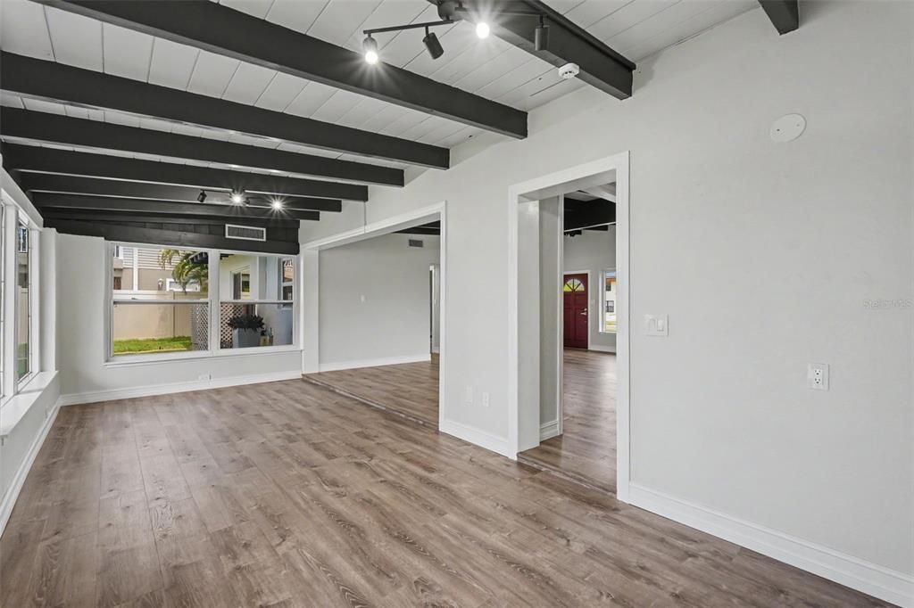 For Sale: $640,000 (3 beds, 2 baths, 1876 Square Feet)