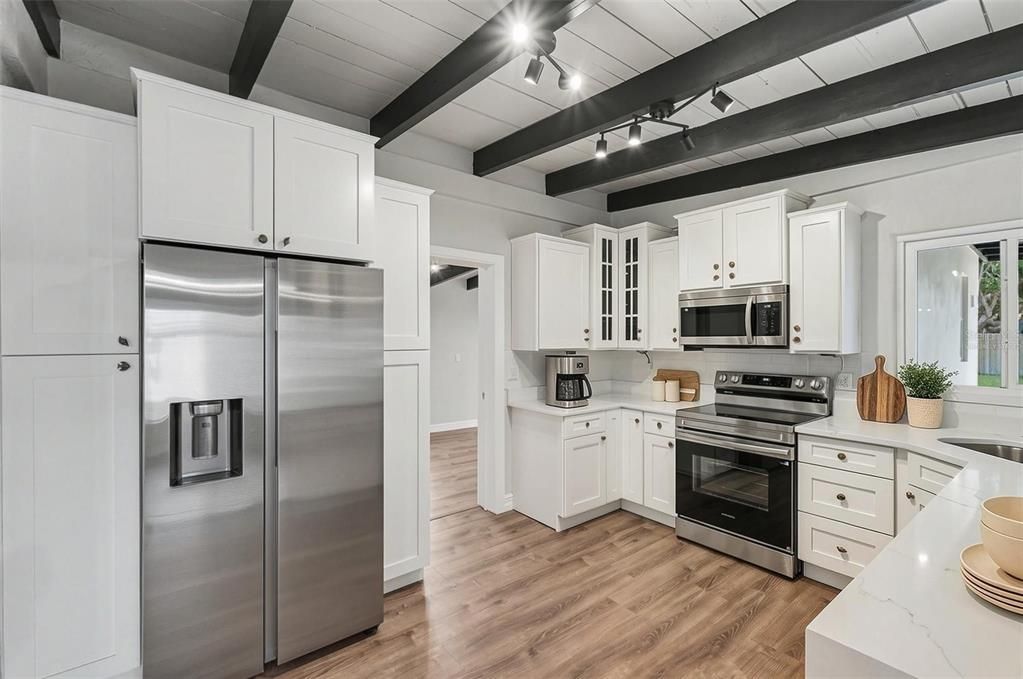 For Sale: $640,000 (3 beds, 2 baths, 1876 Square Feet)
