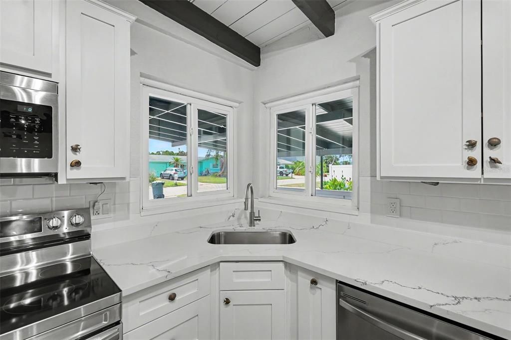 For Sale: $640,000 (3 beds, 2 baths, 1876 Square Feet)