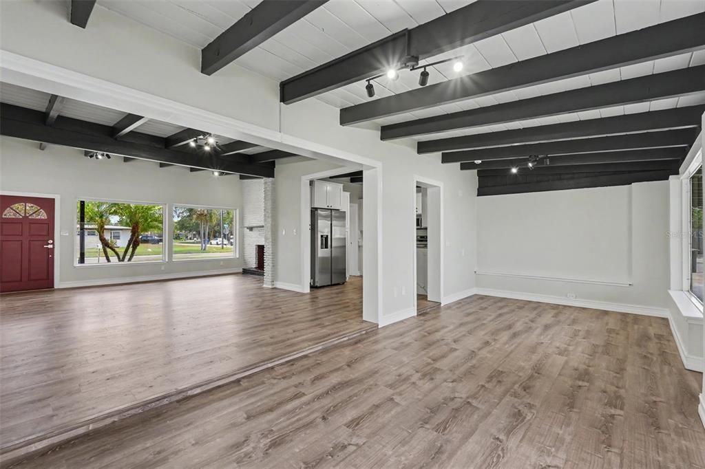 For Sale: $640,000 (3 beds, 2 baths, 1876 Square Feet)