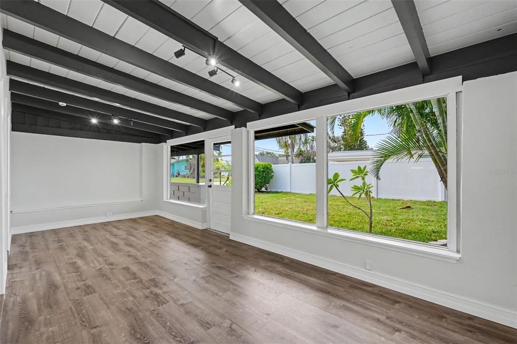 For Sale: $640,000 (3 beds, 2 baths, 1876 Square Feet)