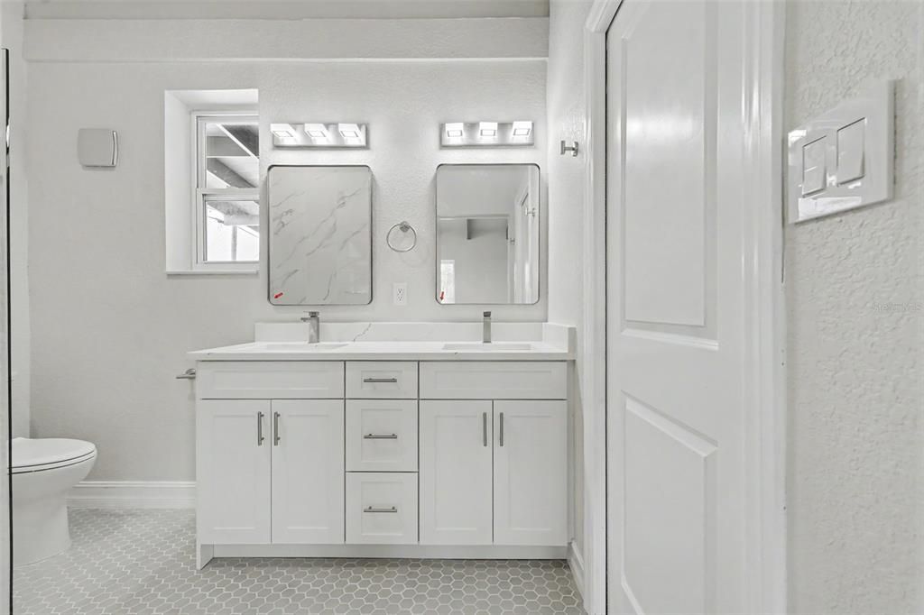 For Sale: $640,000 (3 beds, 2 baths, 1876 Square Feet)