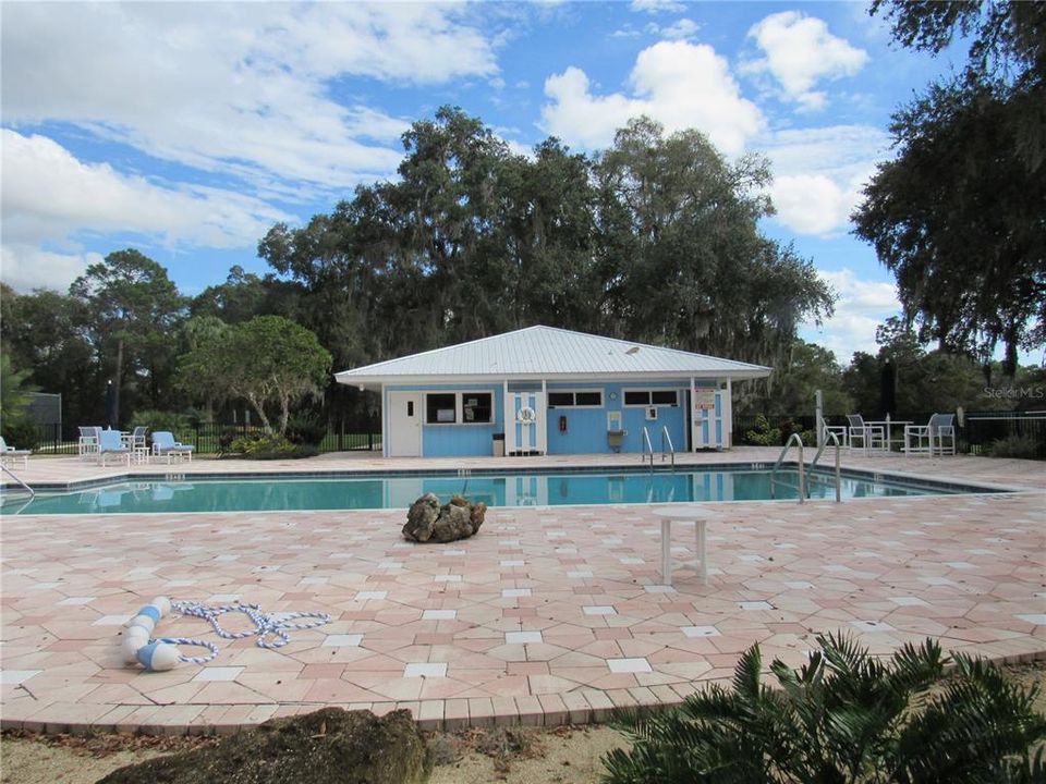 For Sale: $379,000 (3 beds, 2 baths, 1888 Square Feet)