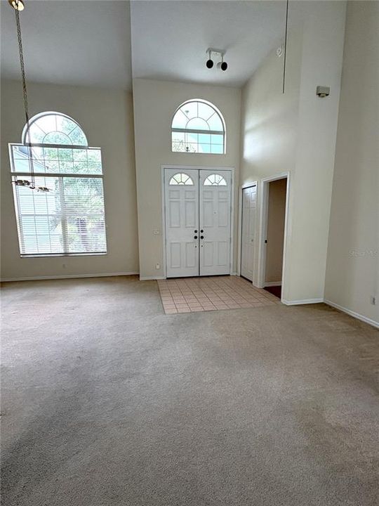 For Sale: $379,000 (3 beds, 2 baths, 1888 Square Feet)